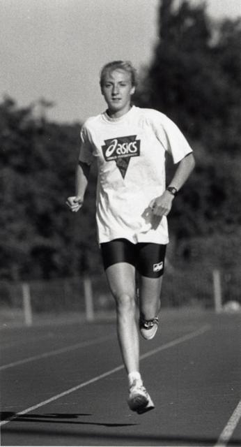 Paula Radcliffe in training at Bedford in 1995